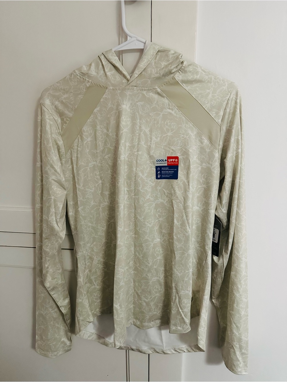 Women’s Lightweight Hooded Sun Shirt in Light Sage